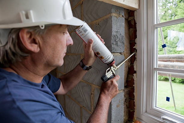 Best Insulation Maintenance and Repair in Runaway Bay, TX
